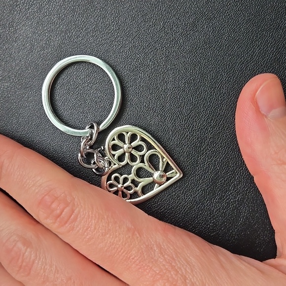 Flower Heart Keychain, NWT - Picture 3 of 3